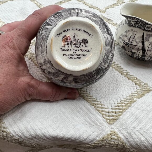 Thames River Scenes by Palissy Pottery Sugar bowl and creamer. Made in England - Picture 4 of 15